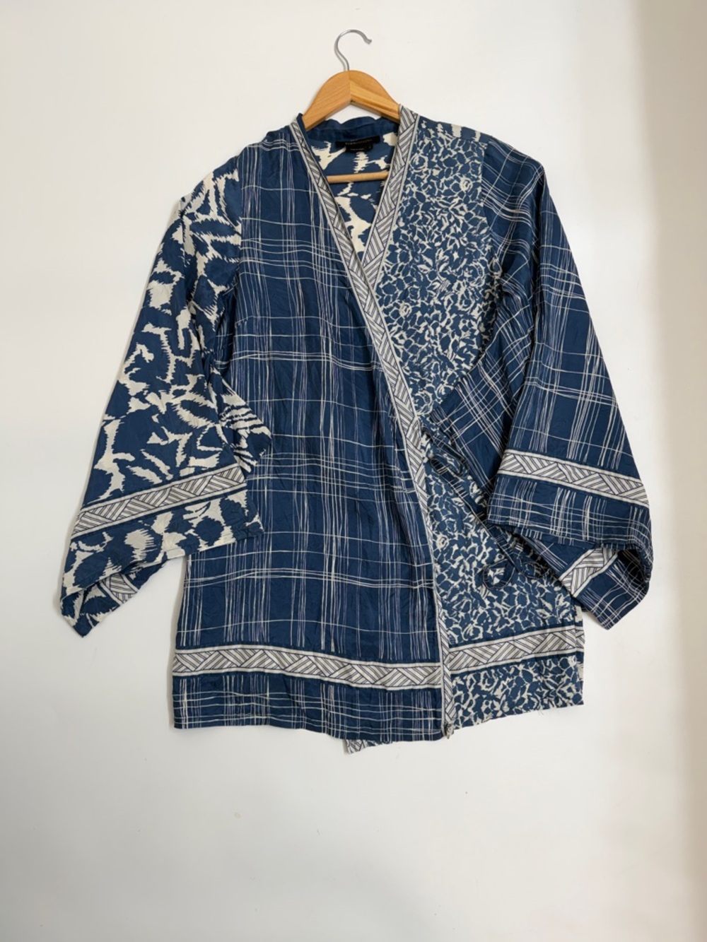 BCCGMaxAzria 100% Silk Patchwork Abstract Kimono True Wrap Mini Dress Large